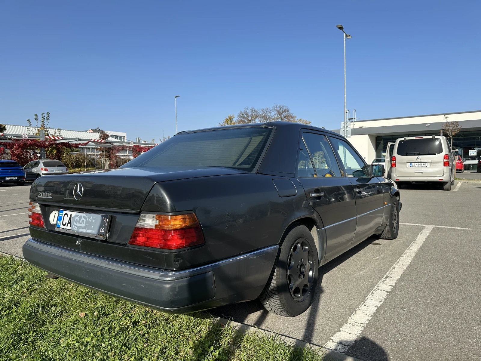 Mercedes-Benz E 200  - изображение 6