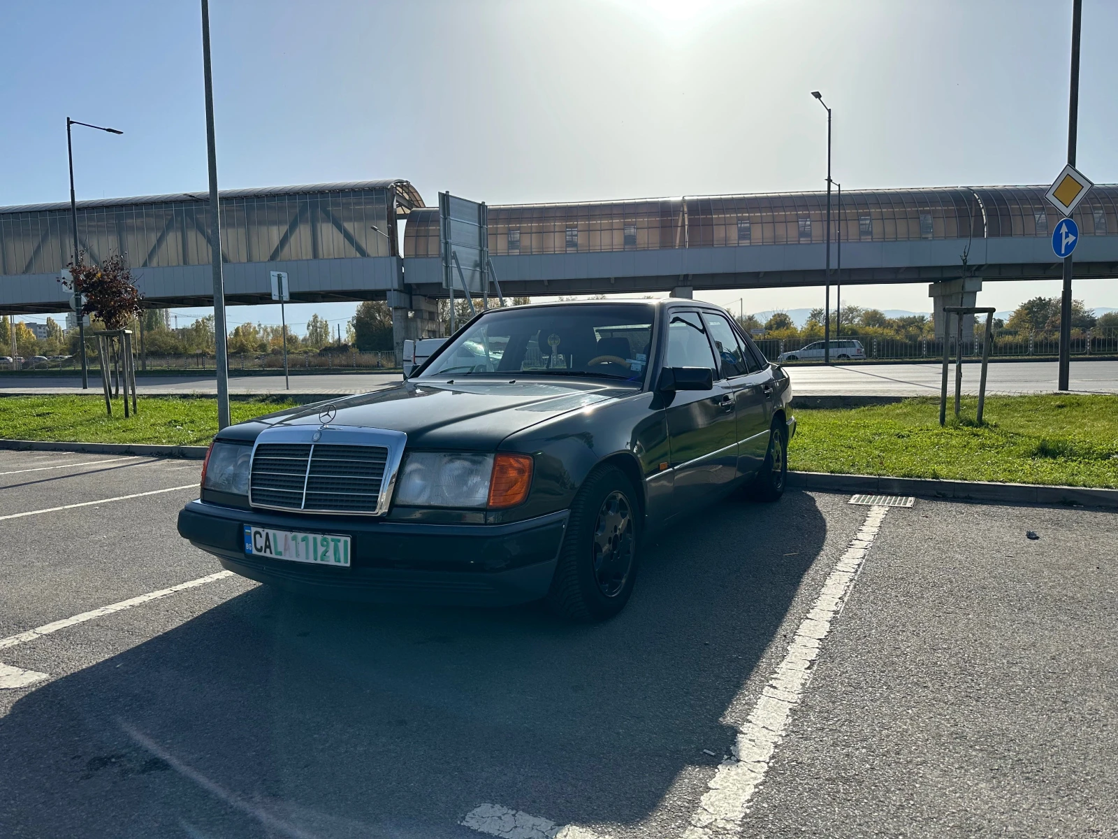 Mercedes-Benz E 200  - изображение 2