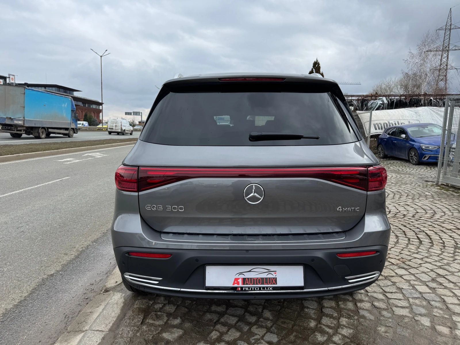 Mercedes-Benz EQB 300/Progresivei+ Night Adv Paket - изображение 7