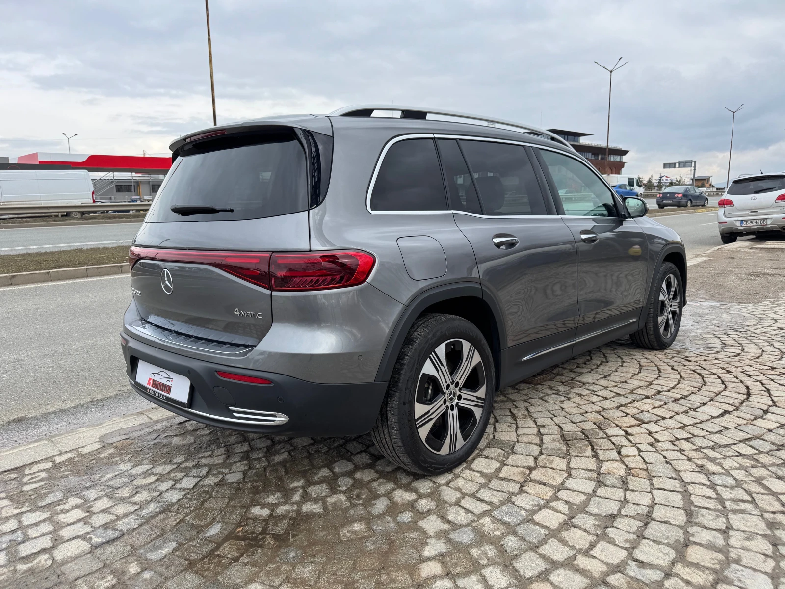Mercedes-Benz EQB 300/Progresivei+ Night Adv Paket - изображение 6