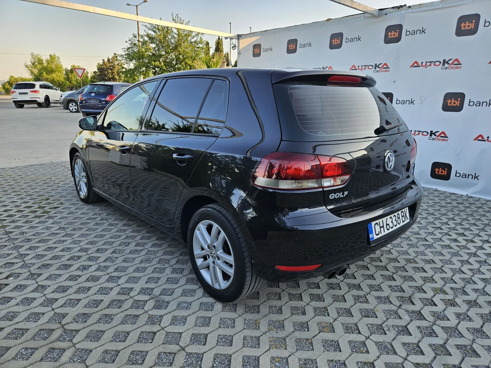 VW Golf 2.0TDI-110кс= АВТОПИЛОТ= КЛИМАТРОНИК= NAVI= EURO 5 - изображение 5