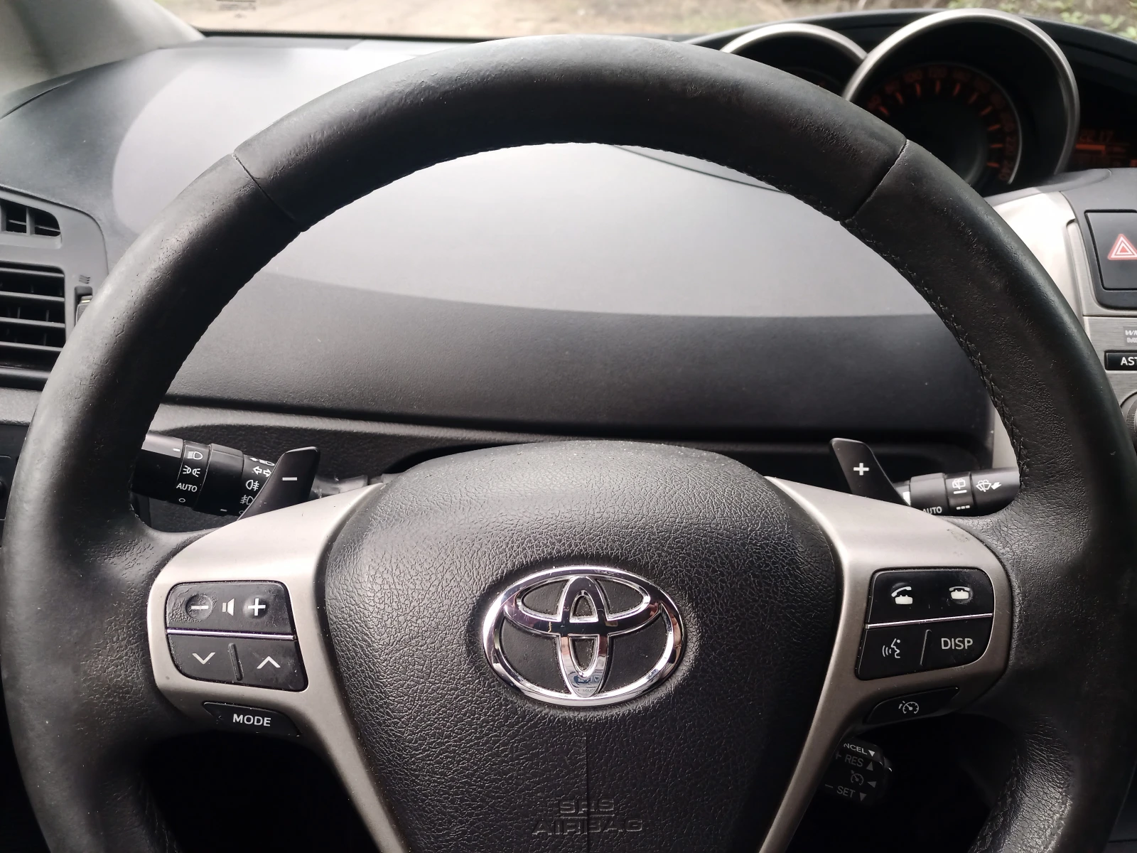 Toyota Verso 2.2 D-CAT - изображение 6