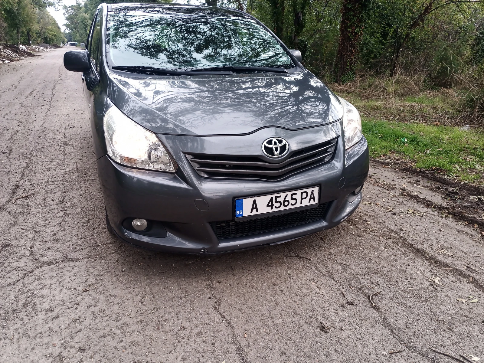 Toyota Verso 2.2 D-CAT - изображение 2