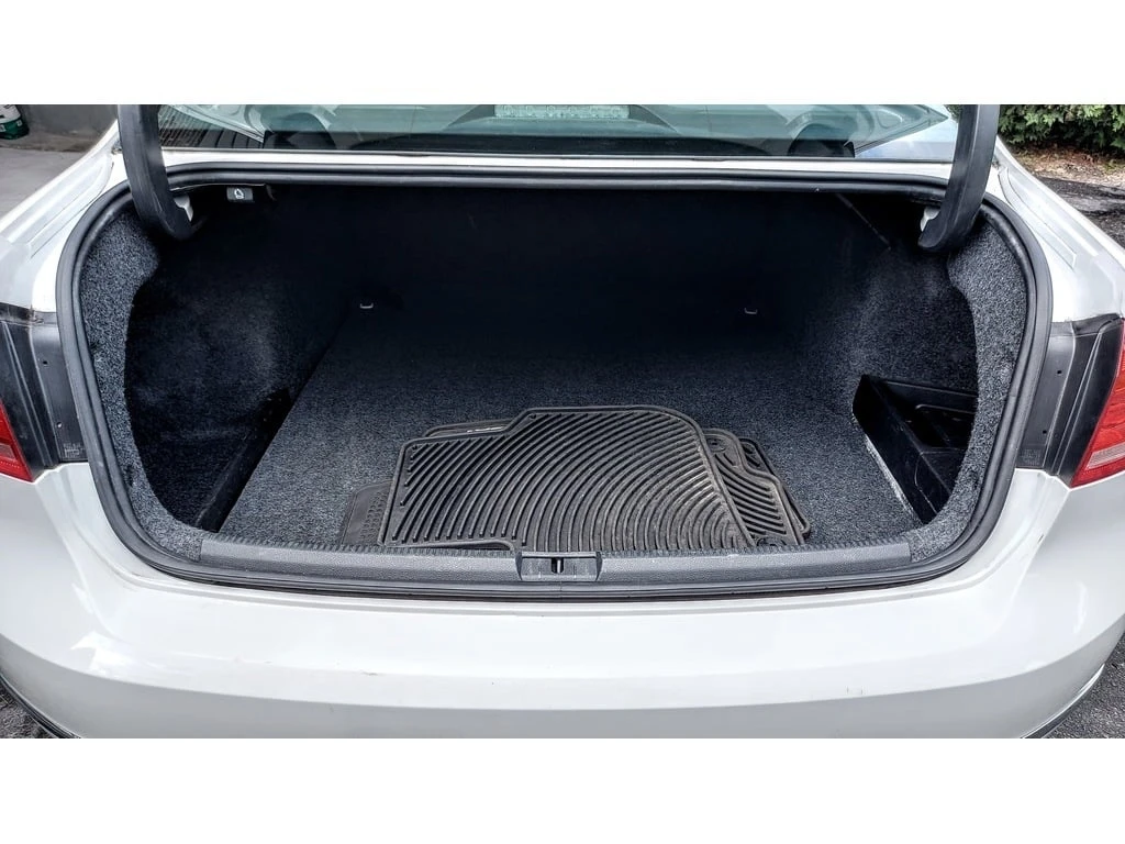 VW Passat * 4dr Sdn 2.0 TDI DSG Trendline * CARFAX * ���� �� | Mobile.bg � ����������� 6