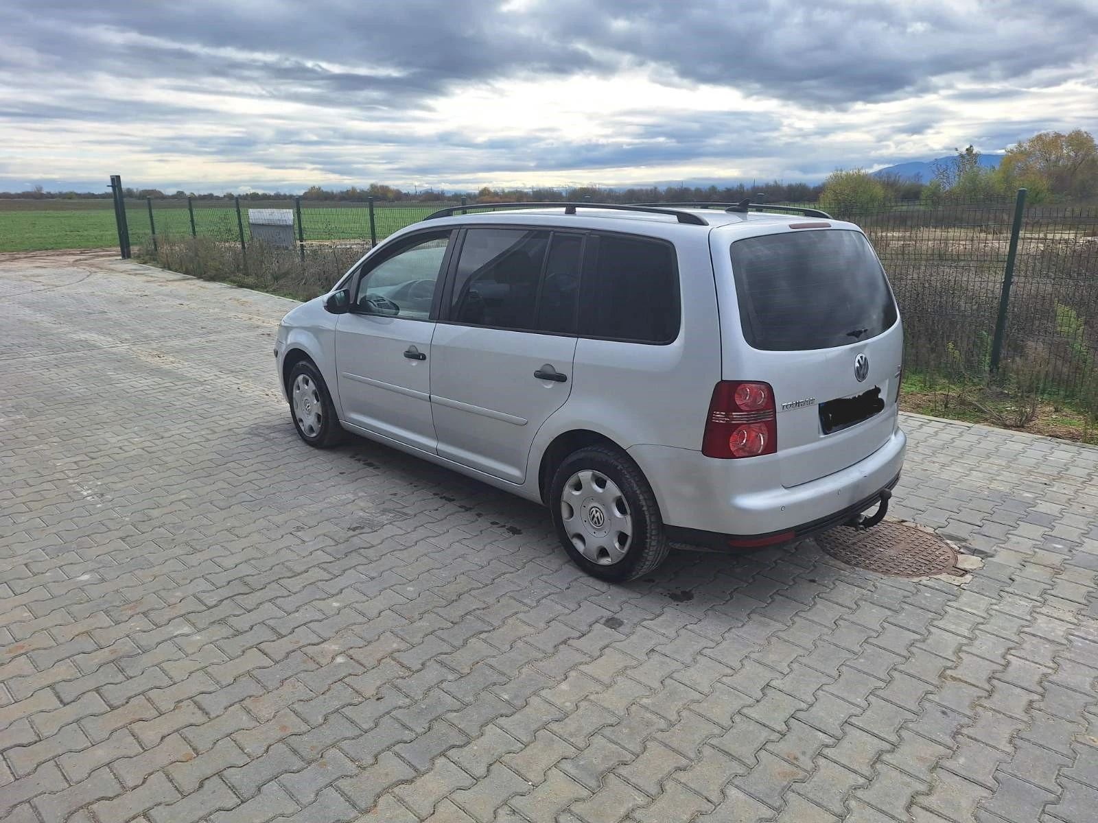 VW Touran, снимка 3 - Автомобили и джипове - 53875257