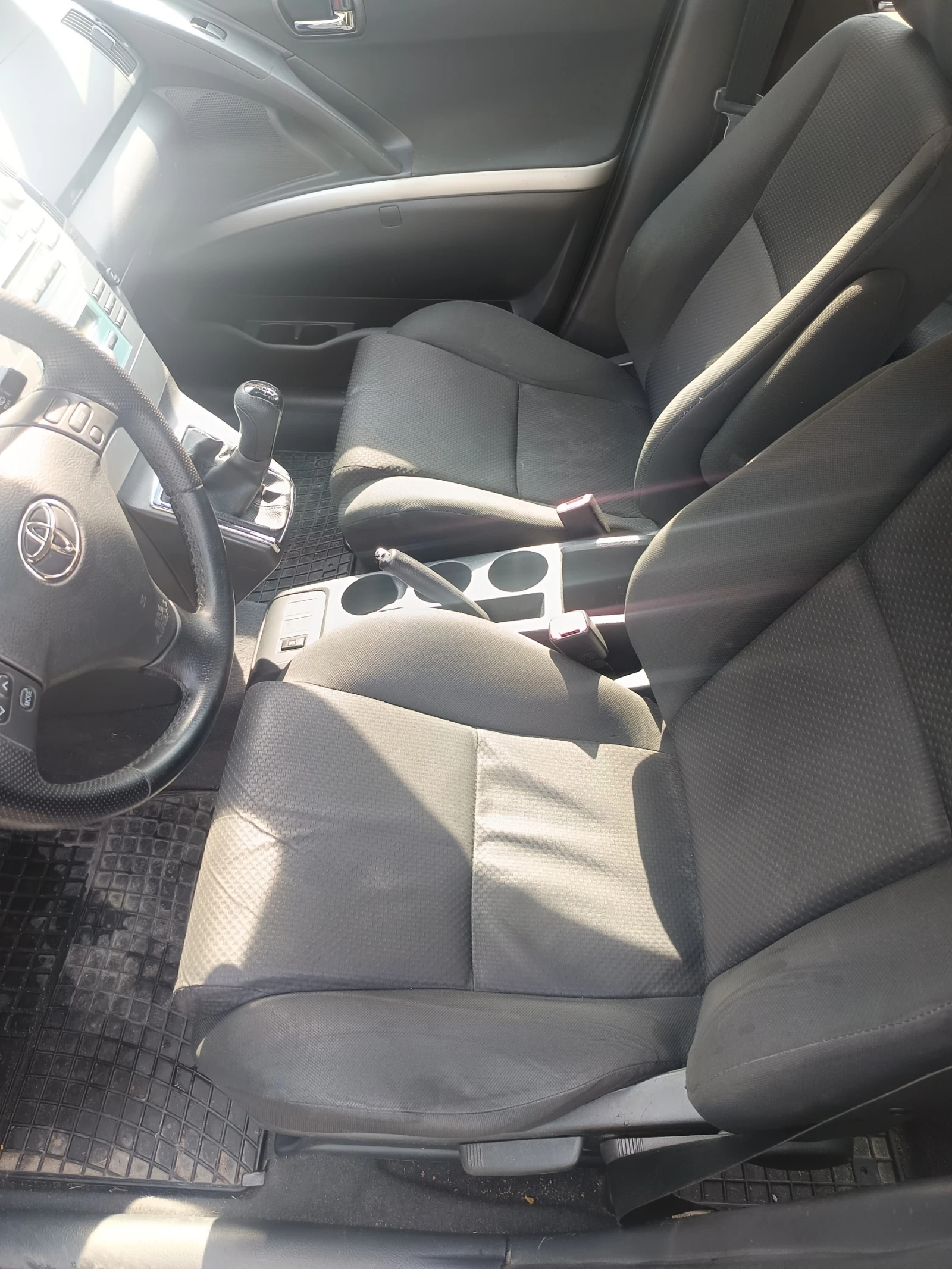 Toyota Corolla verso 1.8, снимка 8 - Автомобили и джипове - 53874866