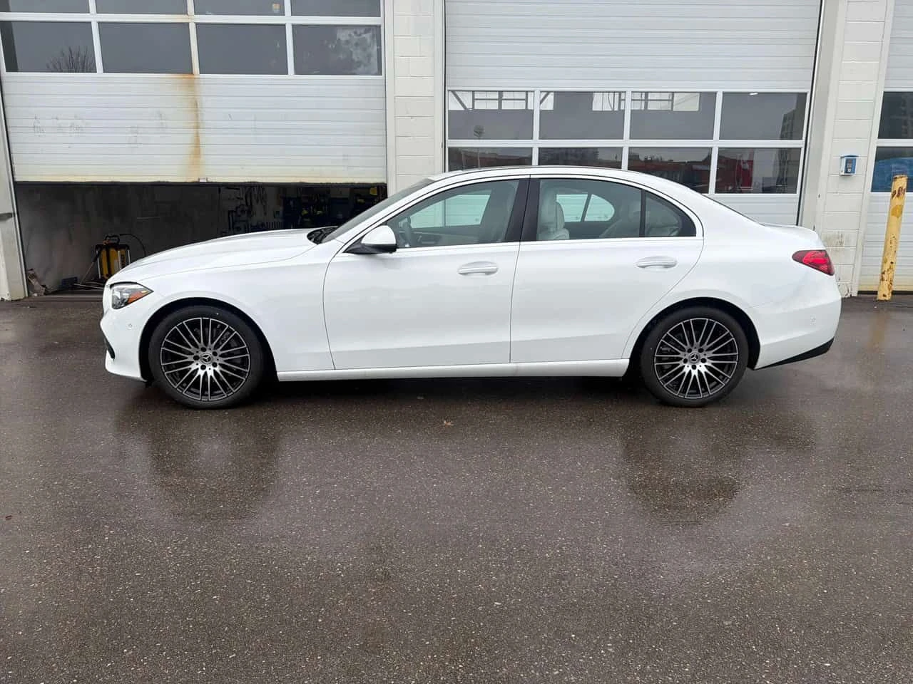 Mercedes-Benz C 300 * CARFAX * BURMESTER * 2 КЛЮЧА, снимка 2 - Автомобили и джипове - 54085260