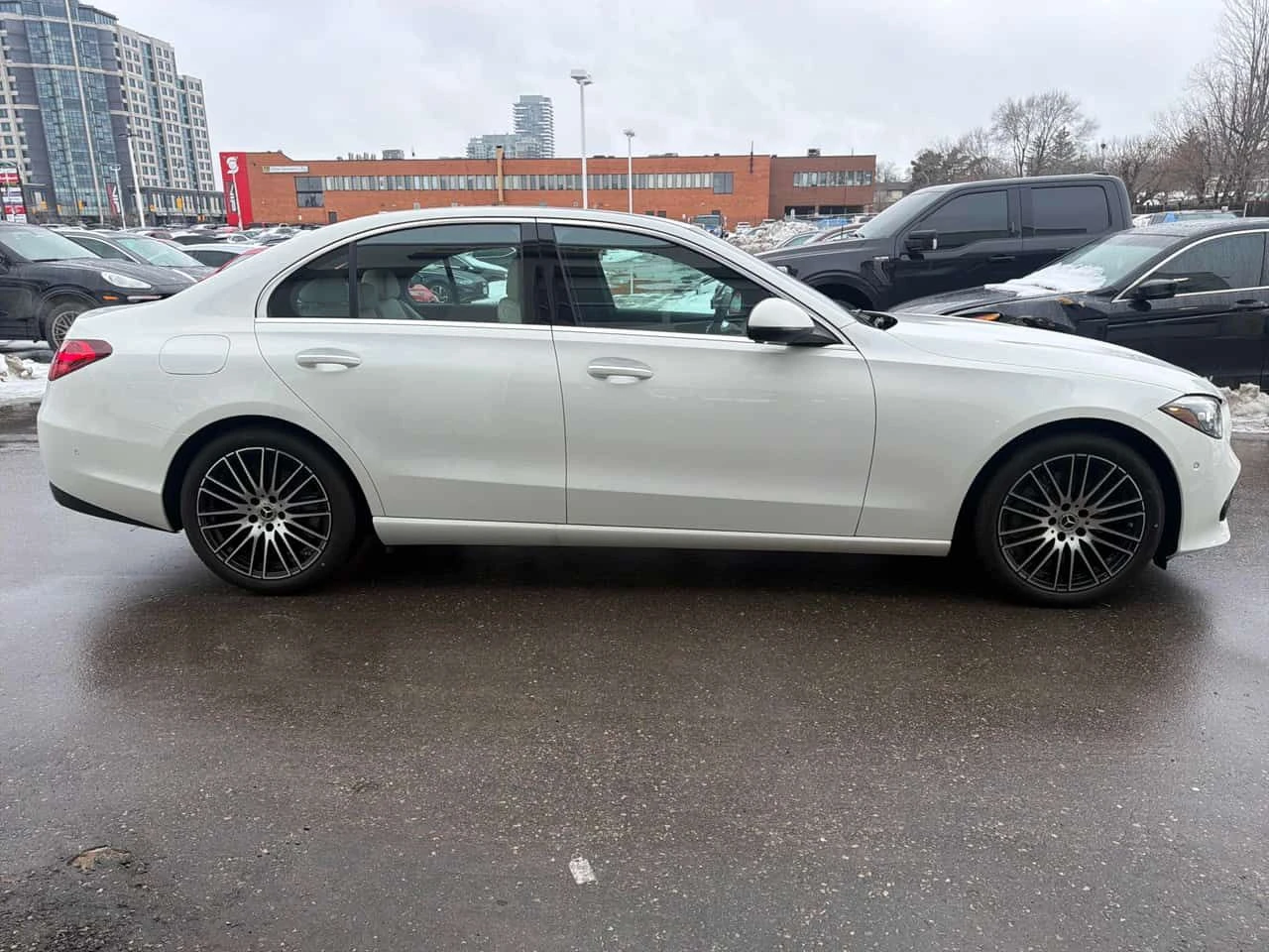 Mercedes-Benz C 300 * CARFAX * BURMESTER * 2 КЛЮЧА, снимка 3 - Автомобили и джипове - 54085260