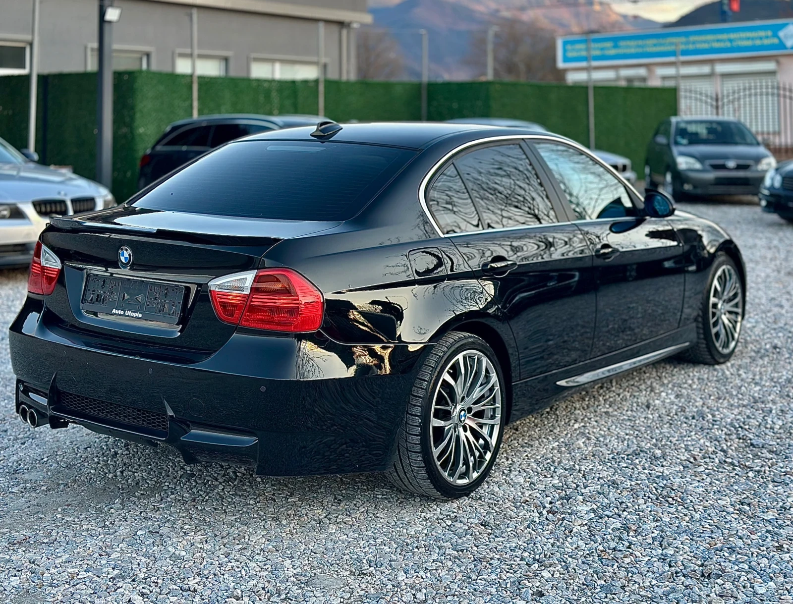 BMW 330 АВТОМАТ/НАВИГАЦИЯ/231коня, снимка 3 - Автомобили и джипове - 54100881