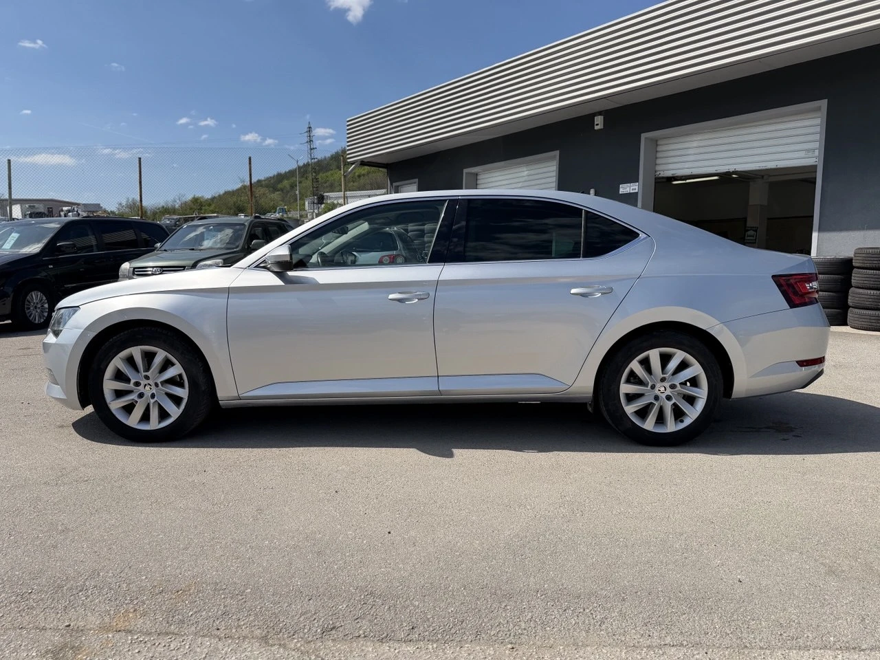 Skoda Superb 2.0TDI DSG , снимка 8 - Автомобили и джипове - 54317497