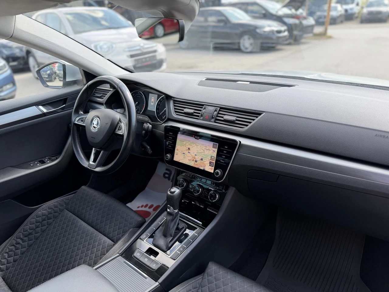 Skoda Superb 2.0TDI DSG , снимка 16 - Автомобили и джипове - 54317497