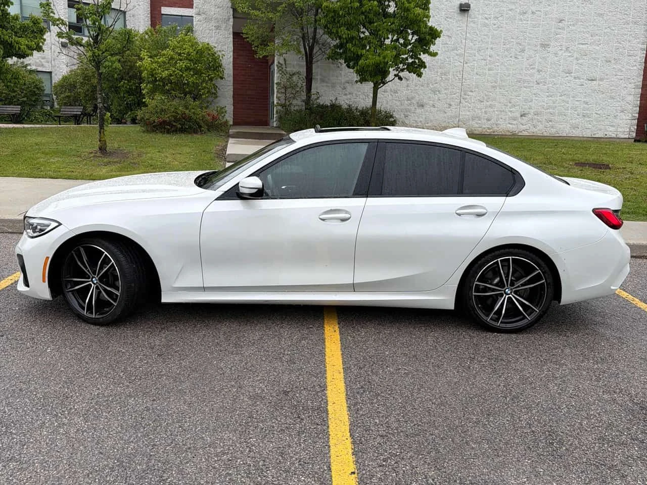 BMW 330 i xDrive * M-SPORT * АМБИЕТНО* ПАМНОРАМА* , снимка 2 - Автомобили и джипове - 54667316