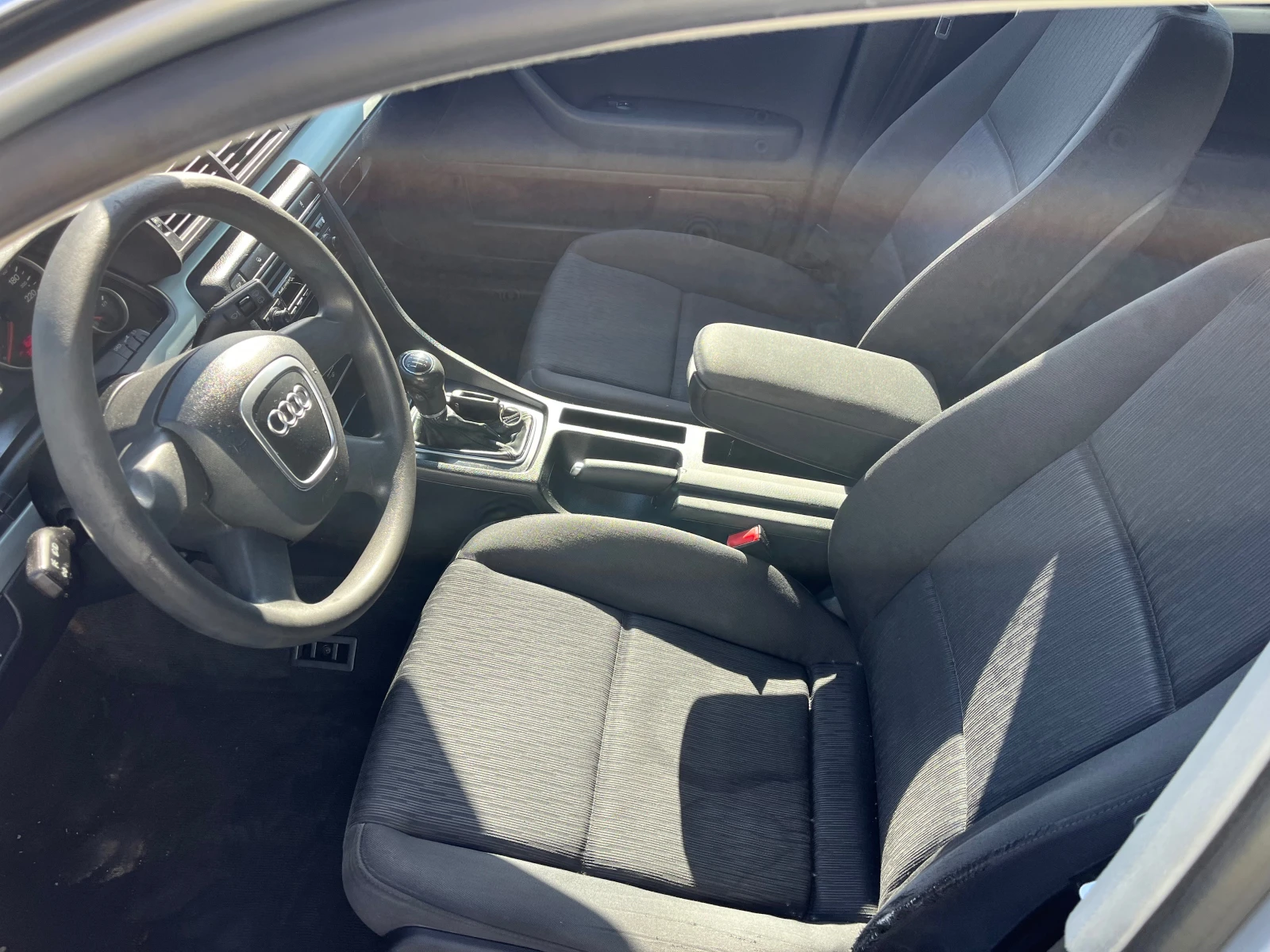 Audi A4 2.0TDI, снимка 11 - Автомобили и джипове - 54823998