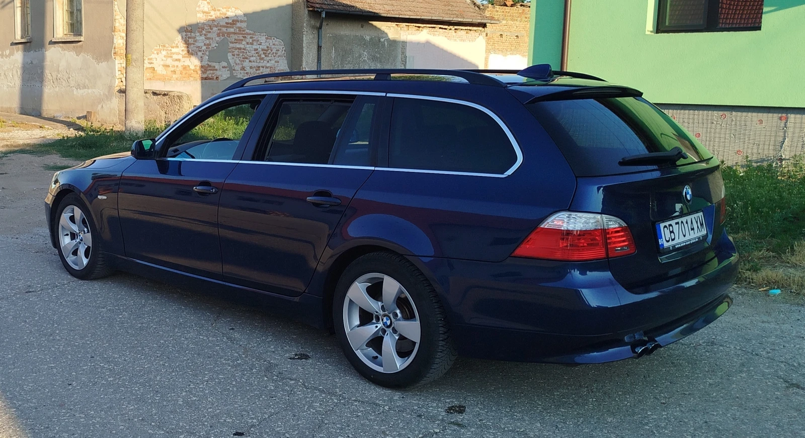 BMW 525 D Комби Facelift , снимка 4 - Автомобили и джипове - 54839847