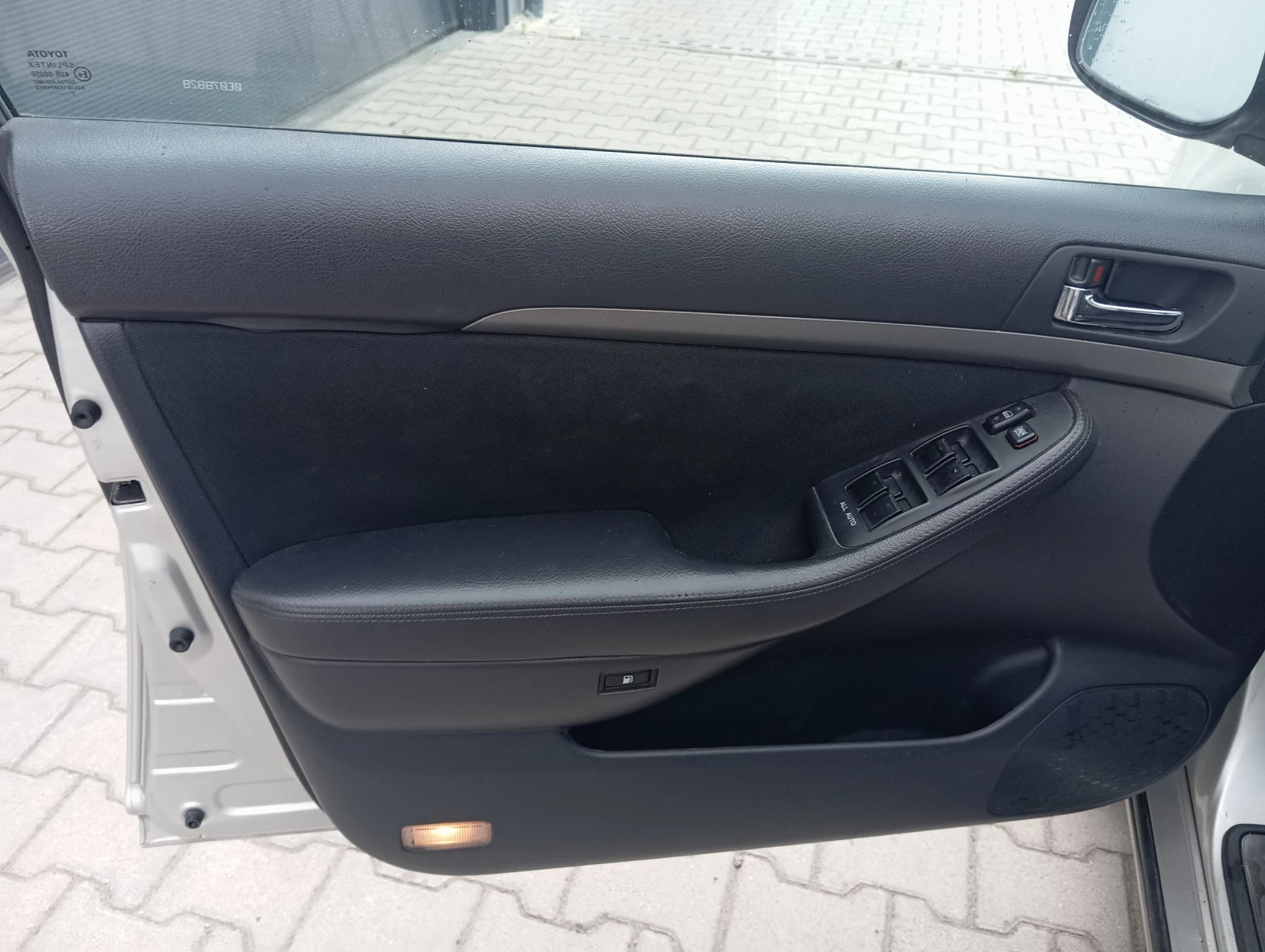 Toyota Avensis Лизинг , снимка 8 - Автомобили и джипове - 55332973