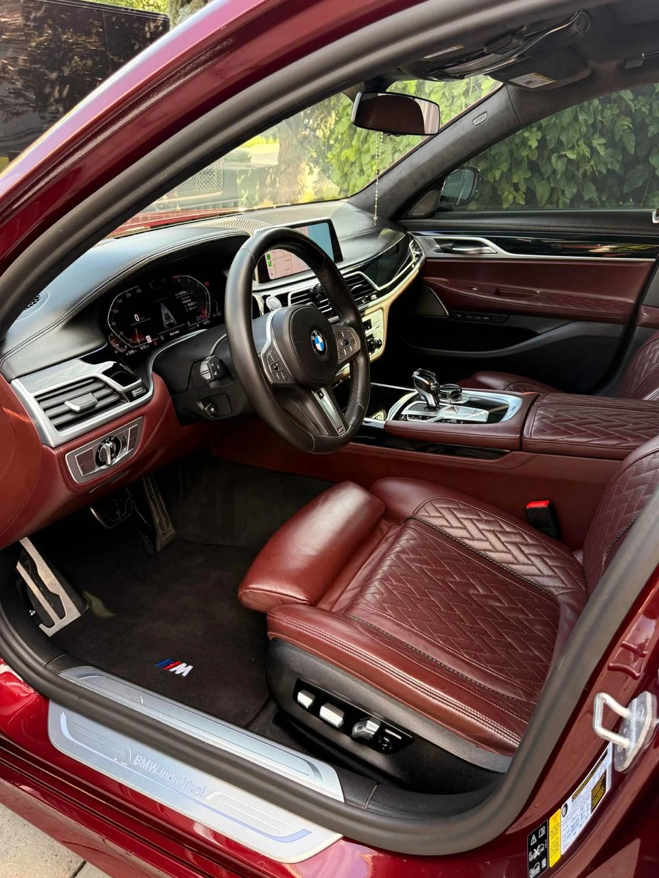 BMW 750 Li* Carbon Core* Individual* 360* Обдух* Масаж, снимка 5 - Автомобили и джипове - 55886056