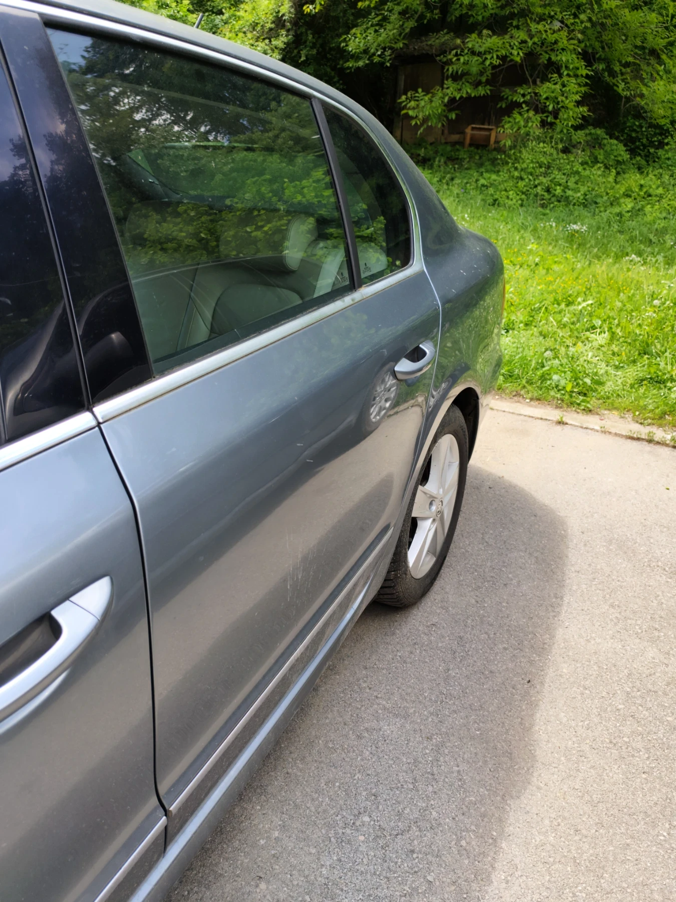 Skoda Superb Седан, снимка 5 - Автомобили и джипове - 56233748