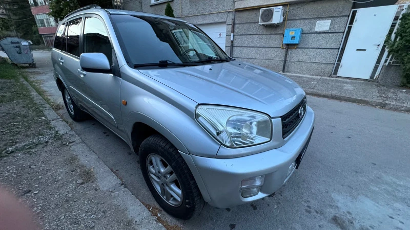 Toyota Rav4, снимка 8 - Автомобили и джипове - 46380182