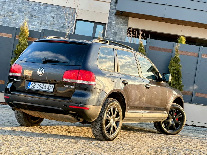 VW Touareg 3.0D/224HP* НАВИГАЦИЯ* ПОДГРЕВ* КОЖА* СМЕНЕНИ ВЕРИ, снимка 4 - Автомобили и джипове - 49074228