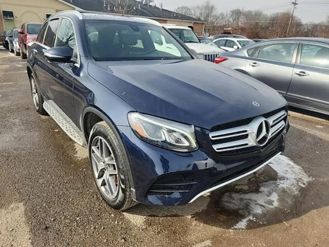 Mercedes-Benz GLC 300 4MATIC* AMG-Pack* Burmester* FULL LED* Пано* Подгр, снимка 2 - Автомобили и джипове - 48975361