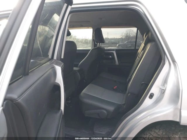 Toyota 4runner SR5 PREMIUM, снимка 8 - Автомобили и джипове - 53440388