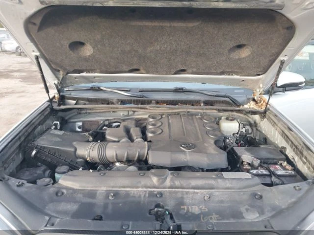 Toyota 4runner SR5 PREMIUM, снимка 9 - Автомобили и джипове - 53440388