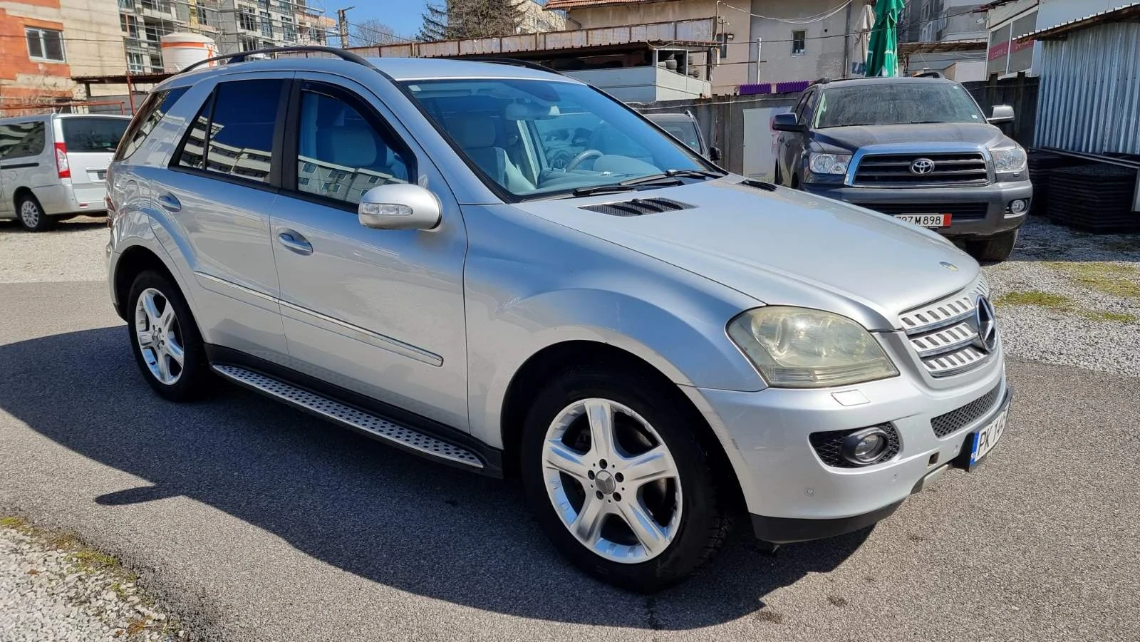 Mercedes-Benz ML 320, снимка 2 - Автомобили и джипове - 53798659