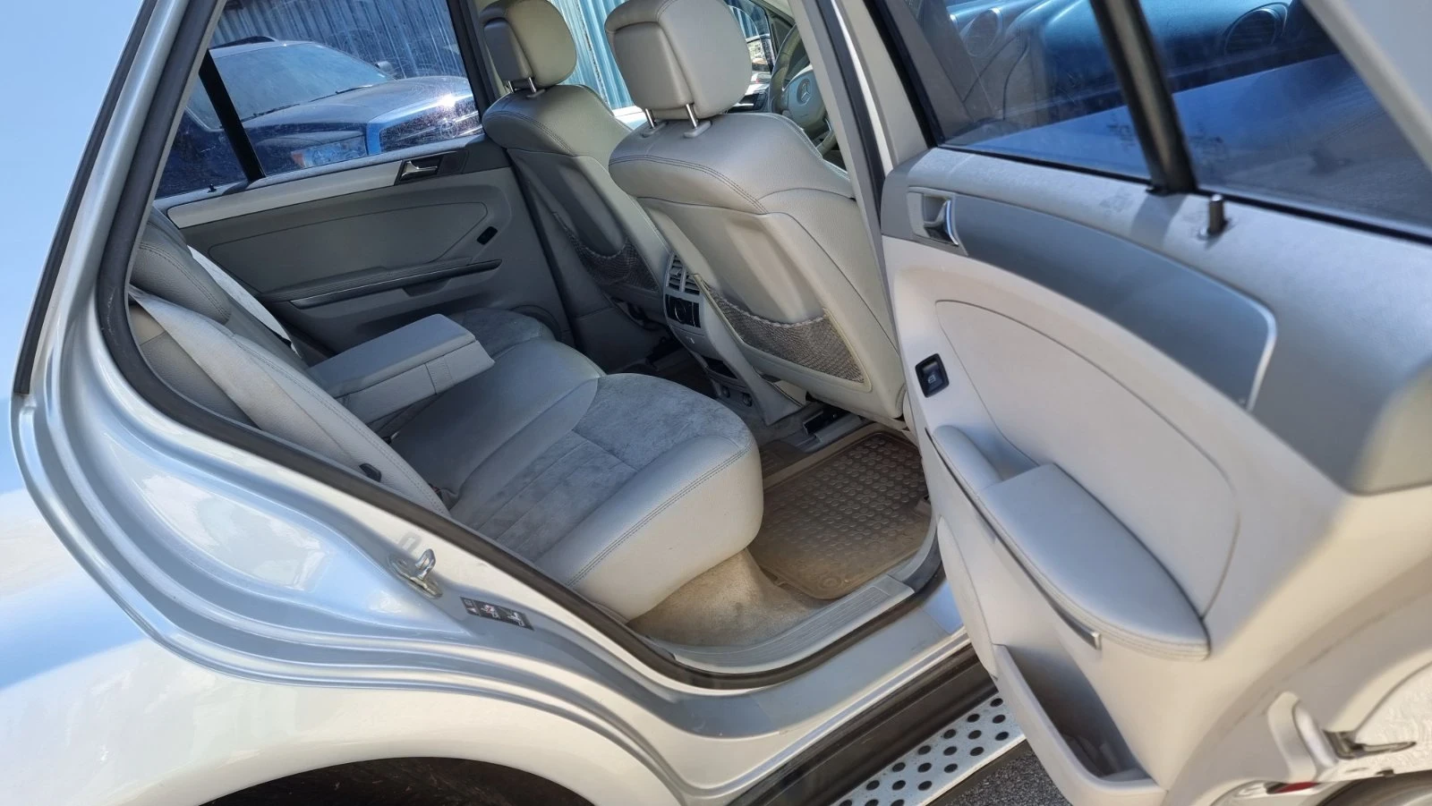 Mercedes-Benz ML 320, снимка 8 - Автомобили и джипове - 53798659