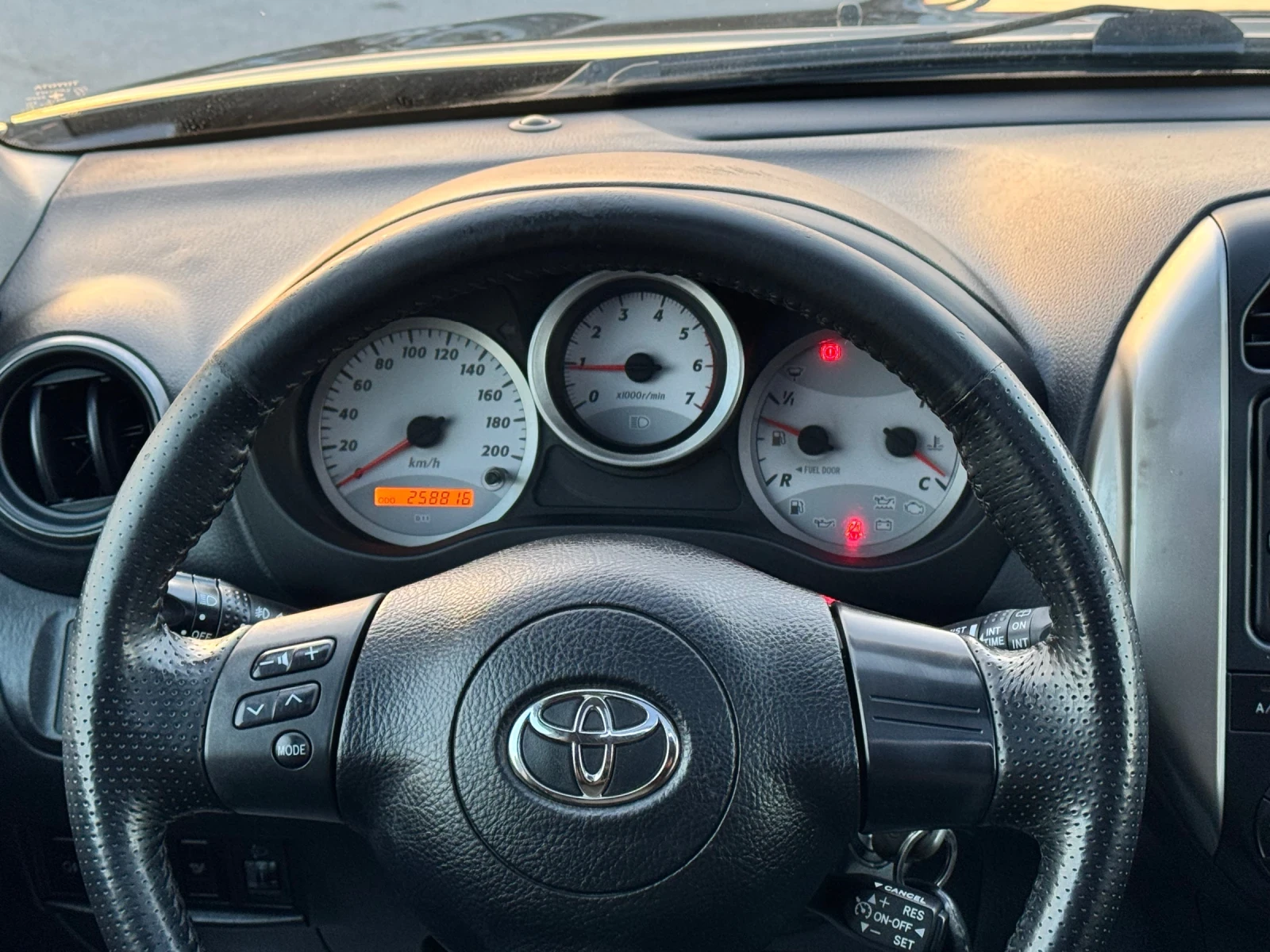 Toyota Rav4 2.0D4D 4х4 Кожа Шибедах ИТАЛИЯ, снимка 12 - Автомобили и джипове - 53841472