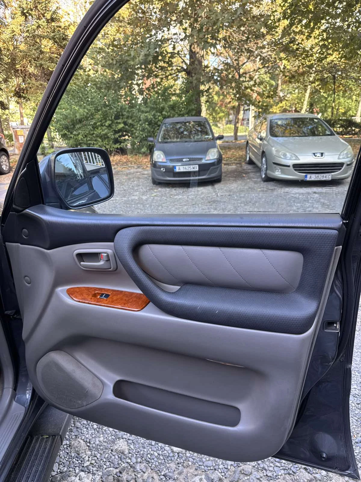 Toyota Land cruiser J100, снимка 6 - Автомобили и джипове - 53937258