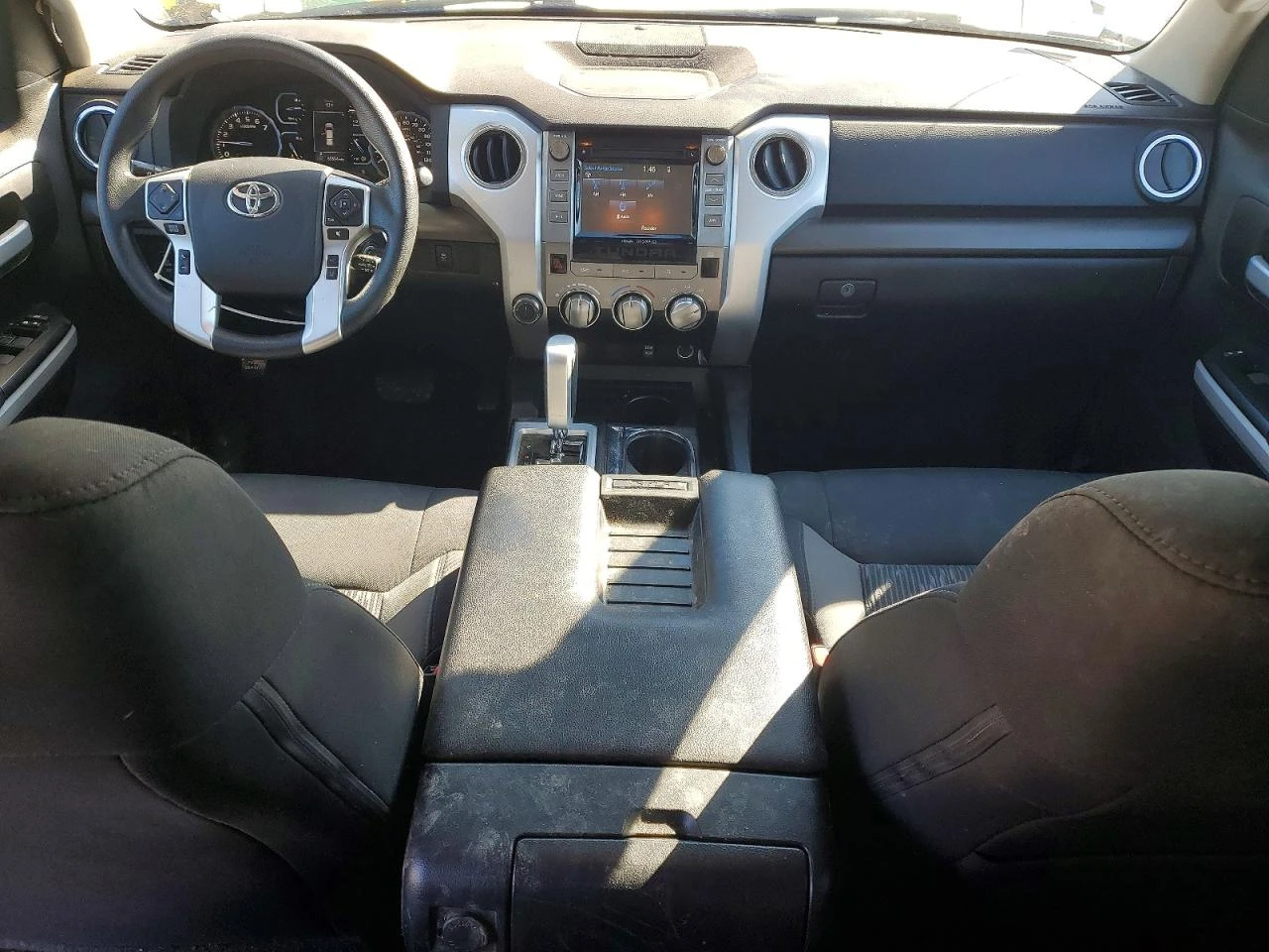 Toyota Tundra 4.6l Sr5, снимка 8 - Автомобили и джипове - 54072568