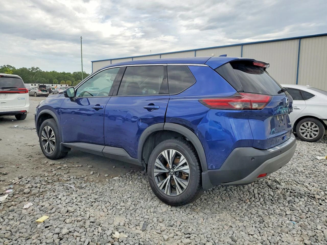 Nissan Rogue Sv, снимка 3 - Автомобили и джипове - 54601569