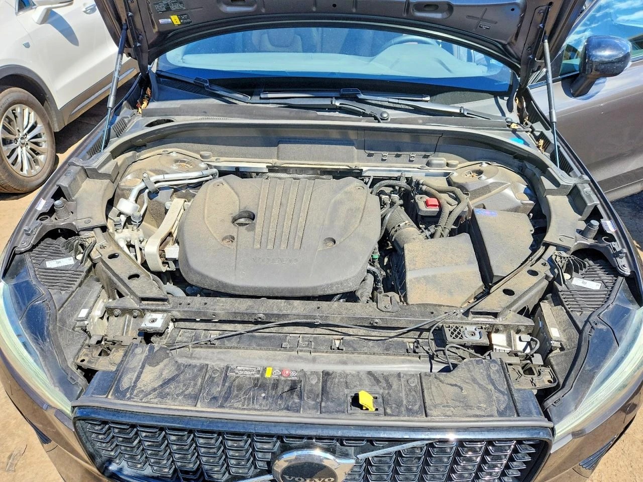 Volvo XC60 B5 AWD PLUS| 360| КОЖЕН САЛОН, снимка 12 - Автомобили и джипове - 54740835