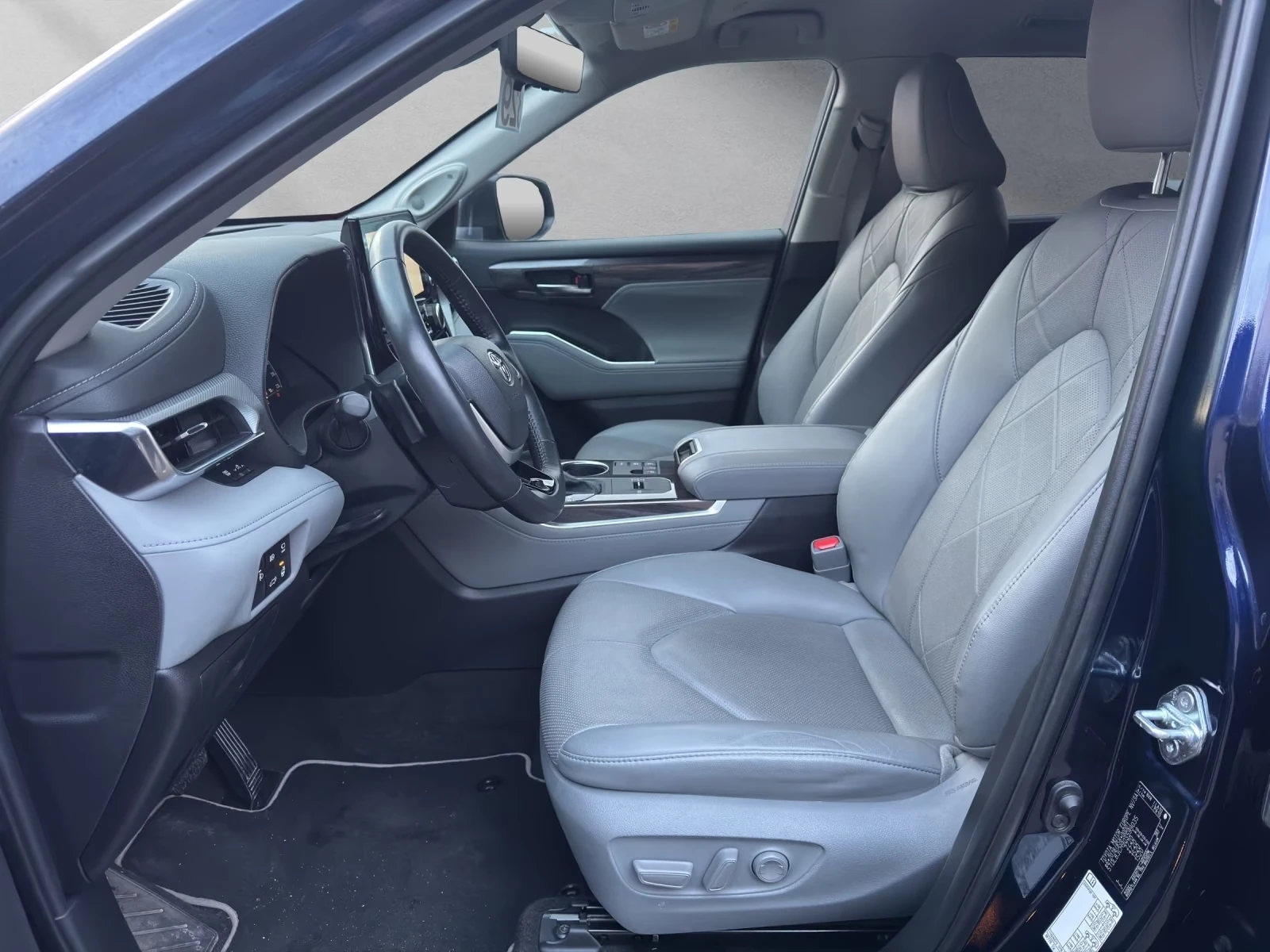 Toyota Highlander 2.5 HEV/LUXURY/7S/247HP/4x4/CAM/NAVI/341h, снимка 9 - Автомобили и джипове - 56200877