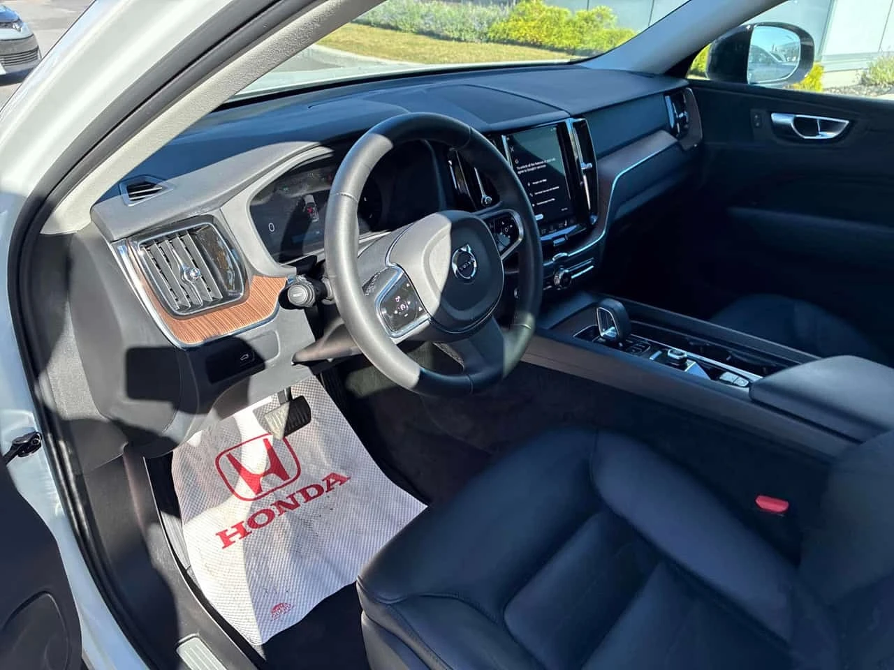 Volvo XC60 * Plus Dark Theme * CARFAX * ��� ������������ ���� | Mobile.bg � ����������� 5