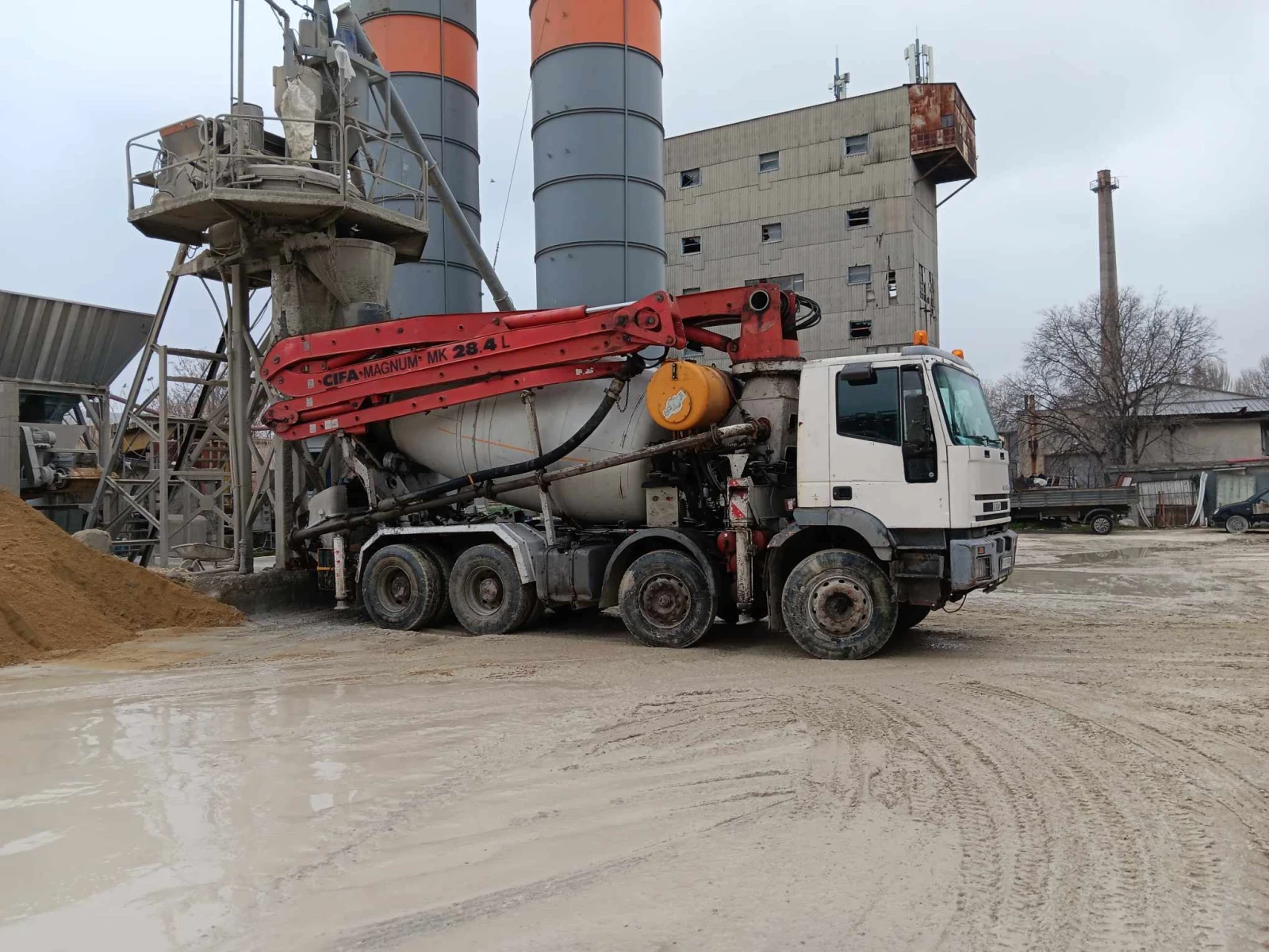 Бетон помпа Iveco Eurotrakker - изображение 4