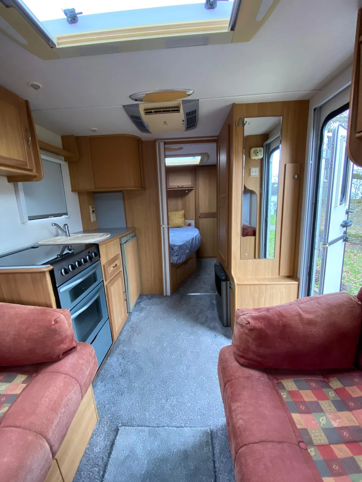 Каравана Avondale ARGENTA 640-4, снимка 8 - Каравани и кемпери - 53744254