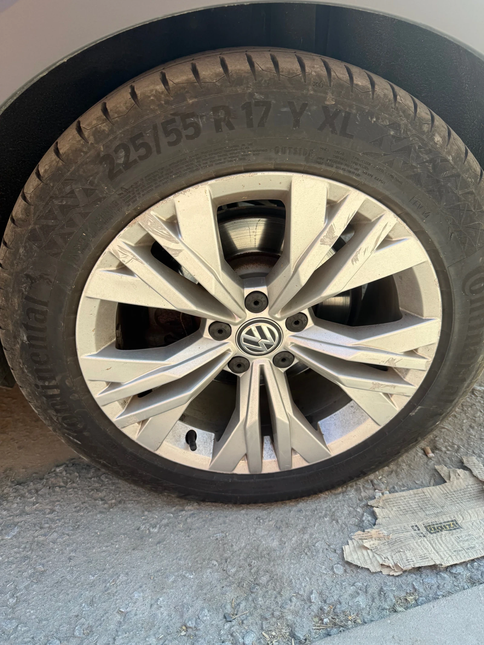 Гуми Летни 225/55R17, снимка 2 - Гуми и джанти - 55231251