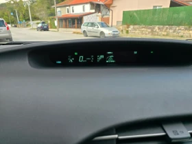 Toyota Prius 1.8HYBRID, снимка 16