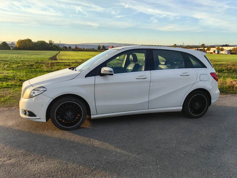 Mercedes-Benz B 180, снимка 3 - Автомобили и джипове - 48154143