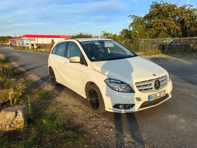 Mercedes-Benz B 180, снимка 2 - Автомобили и джипове - 48693229