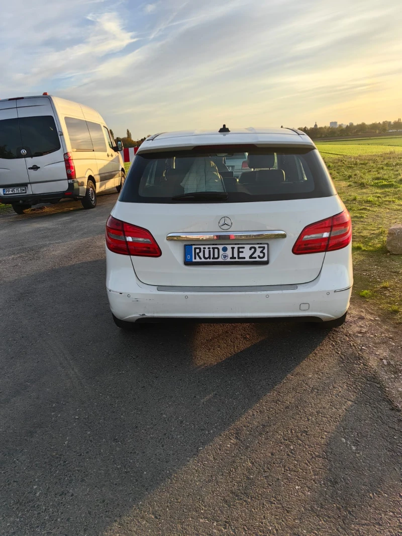 Mercedes-Benz B 180, снимка 5 - Автомобили и джипове - 48154143