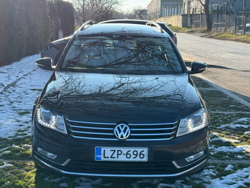 VW Passat, снимка 1 - Автомобили и джипове - 49324871