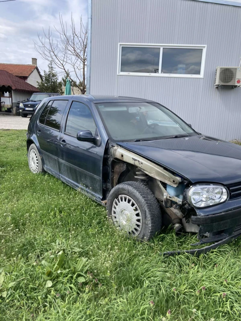 VW Golf, снимка 4 - Автомобили и джипове - 52928630