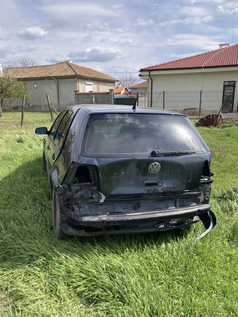 VW Golf, снимка 5 - Автомобили и джипове - 52928630