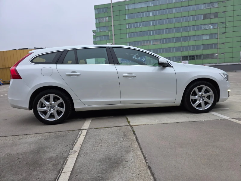 Volvo V60 facelift-2.0 D4-163hp., снимка 4 - Автомобили и джипове - 52845107