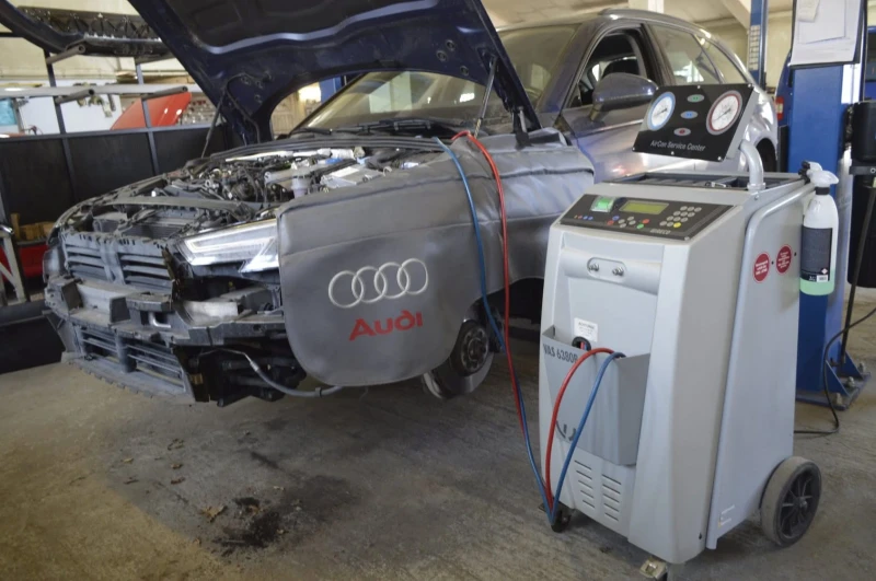 Audi A4 2.0tdi B9, снимка 17 - Автомобили и джипове - 53263250