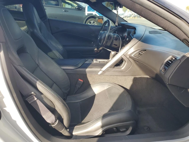 Chevrolet Corvette Stingray 1LT, снимка 10 - Автомобили и джипове - 53392405