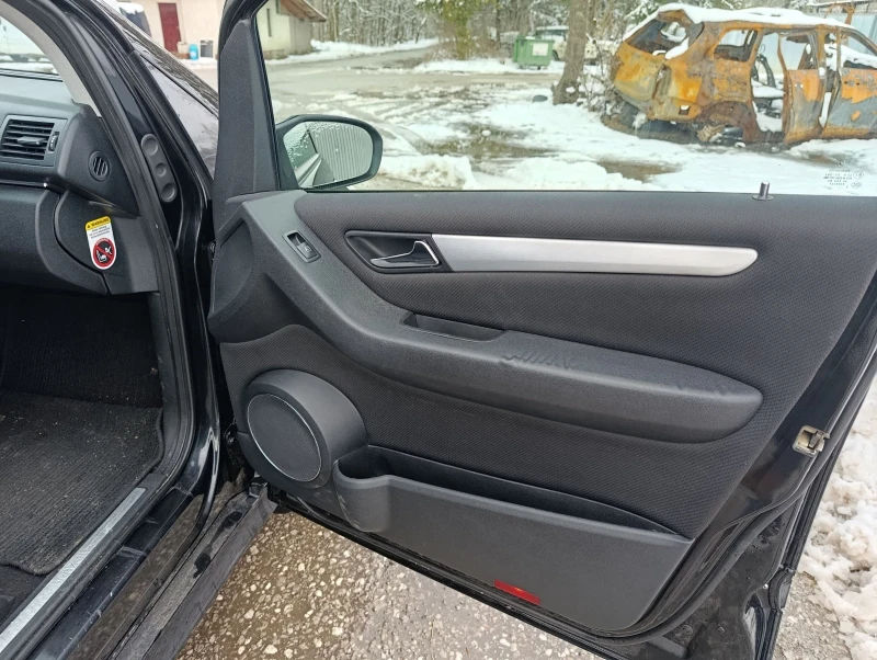 Mercedes-Benz B 200 CDI , снимка 8 - Автомобили и джипове - 53579463