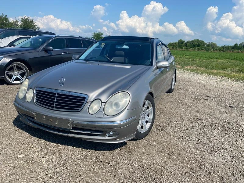 Mercedes-Benz E 220 На части , снимка 2 - Автомобили и джипове - 33153304